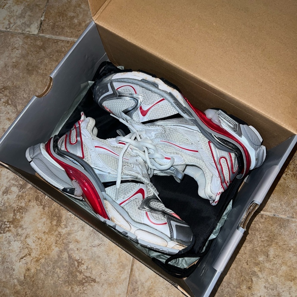 Balenciaga Runner 42
